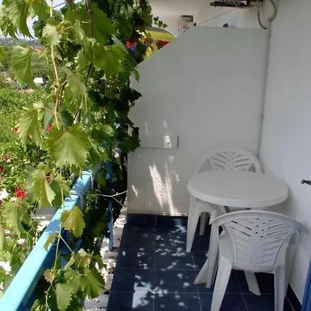 Apartment In With Sea View, Balcony, Air Conditioning, Wifi 3560-3 Sućuraj