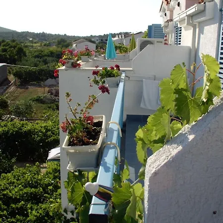 In With Sea View, Balcony, Air Conditioning, Wifi 3560-3 Sućuraj