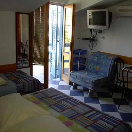 Apartment In With Sea View, Balcony, Air Conditioning, Wifi 3560-3 *